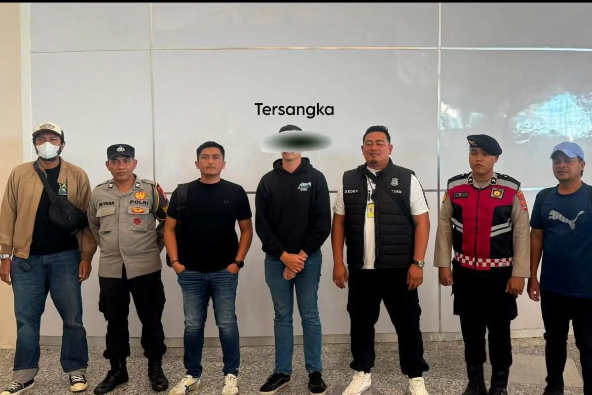 BA akhirnya berhasil diamankan sebelum menaiki pesawat BA akhirnya berhasil diamankan sebelum menaiki pesawat