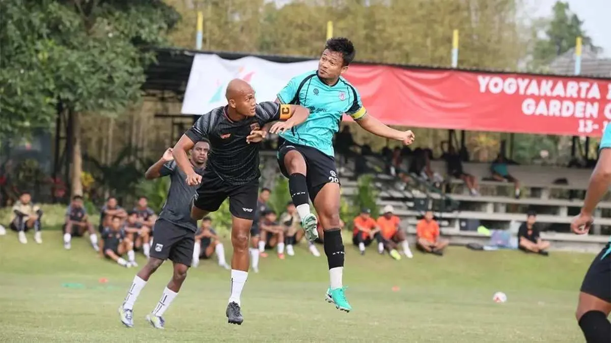 Otavio Dutra berhasil mencetak gol melalui sundulan kepala setelah terjadi kemelut di dalam kotak penalti