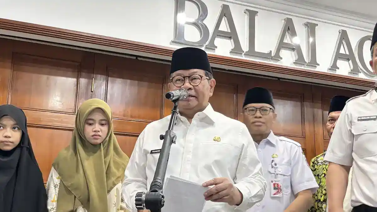 Pramono Akan Kirim Tim Tindaklanjuti Dugaan Pencopetan di Halte Kampung Melayu