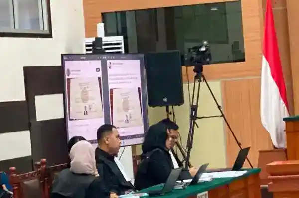 Dian Sandi Sebut Belum Pernah Melihat Ijazah Asli Jokowi di Sidang