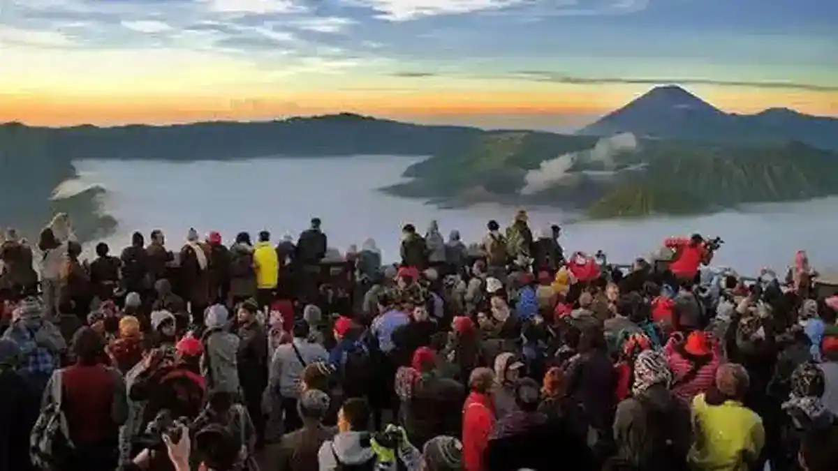 Akses Penanjakan di Bromo Kembali Beroperasi dengan Kuota dan Aturan Lebih Ketat