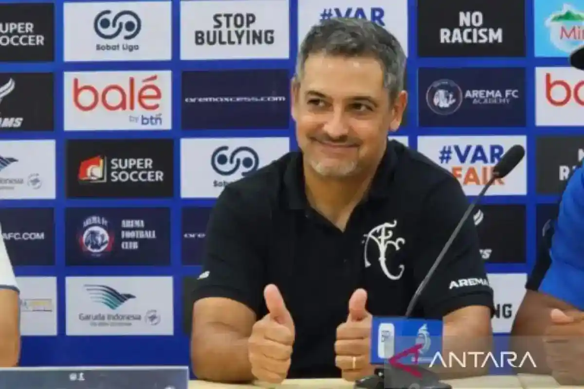 Arema FC Akhiri Kerja Sama dengan Marcos Santos Usai Lima Laga Tanpa Kemenangan