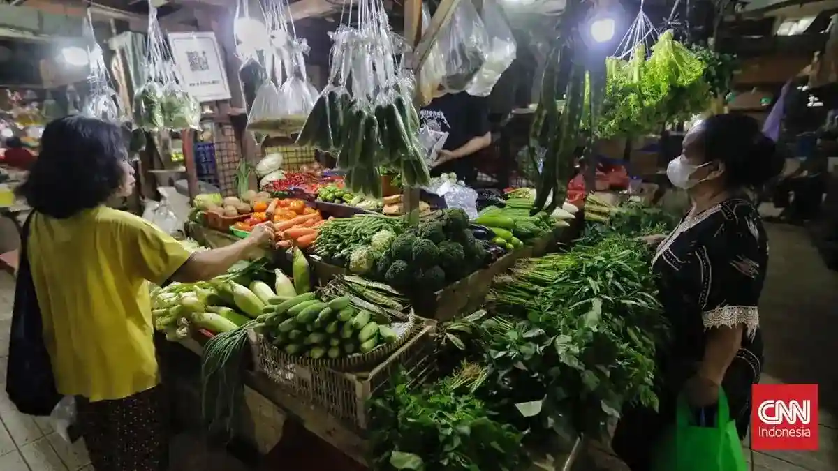 Ekonom Dorong Insentif Usaha Penyerap Tenaga Kerja untuk Menjaga Daya Beli