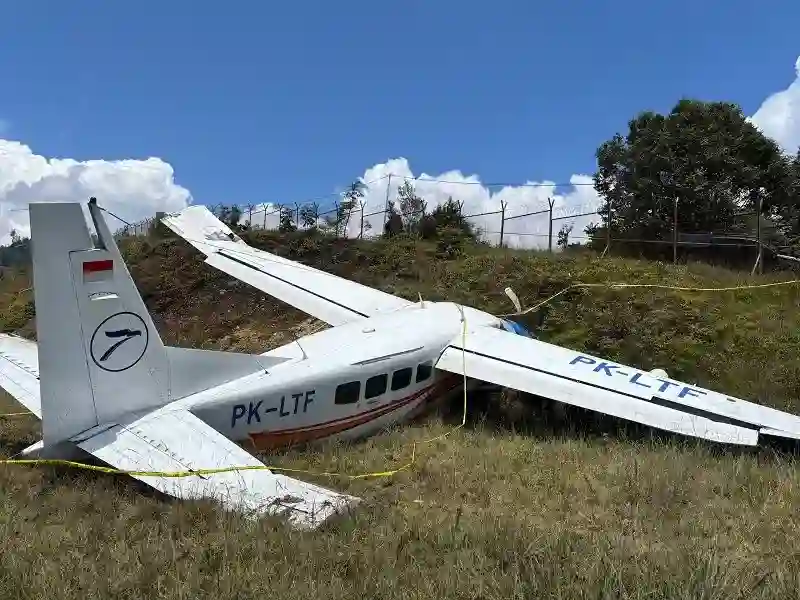 Insiden Pesawat Asian One Air Saat Mendarat di Bilorai: Fakta yang Disampaikan Kemenhub
