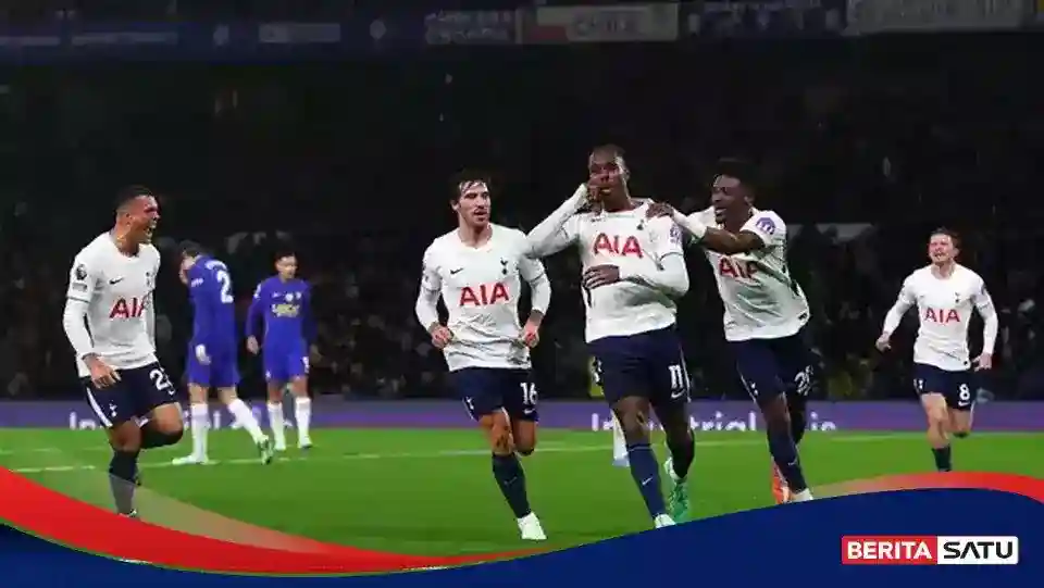 Tottenham Amankan Kemenangan di Kandang Chelsea lewat Dua Gol pada Pengujung Laga