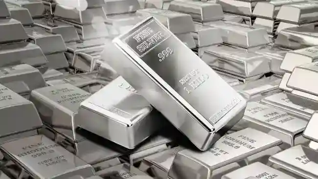 Tekanan Inflasi dan Aksi Jual Membebani Harga Perak pada Pekan 19–23 Oktober
