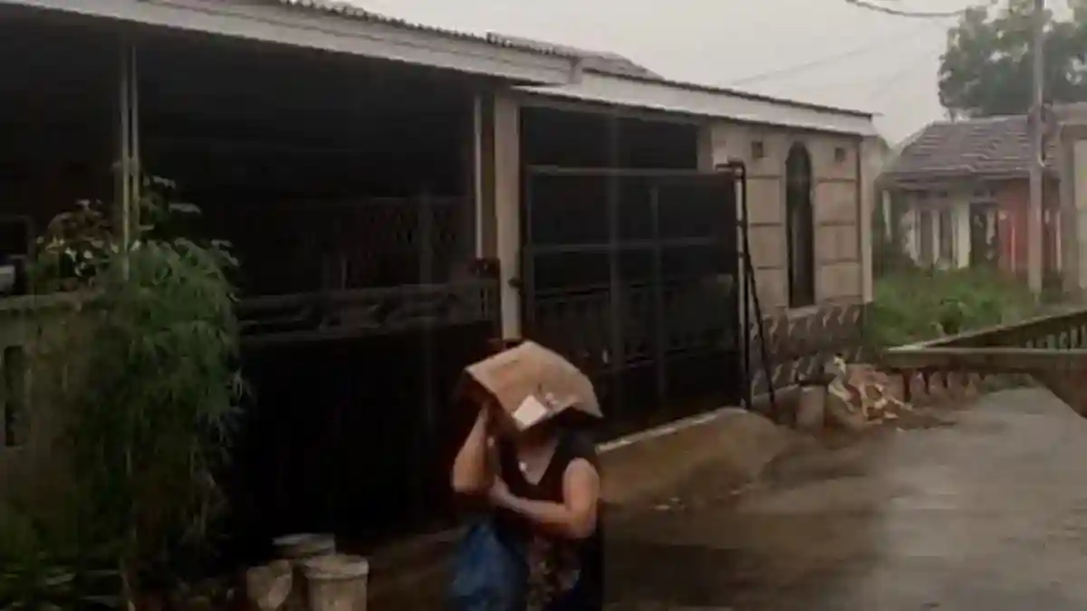 Hujan Setelah Kemarau Panjang Sambut Warga Palembang, BMKG Sampaikan Imbauan