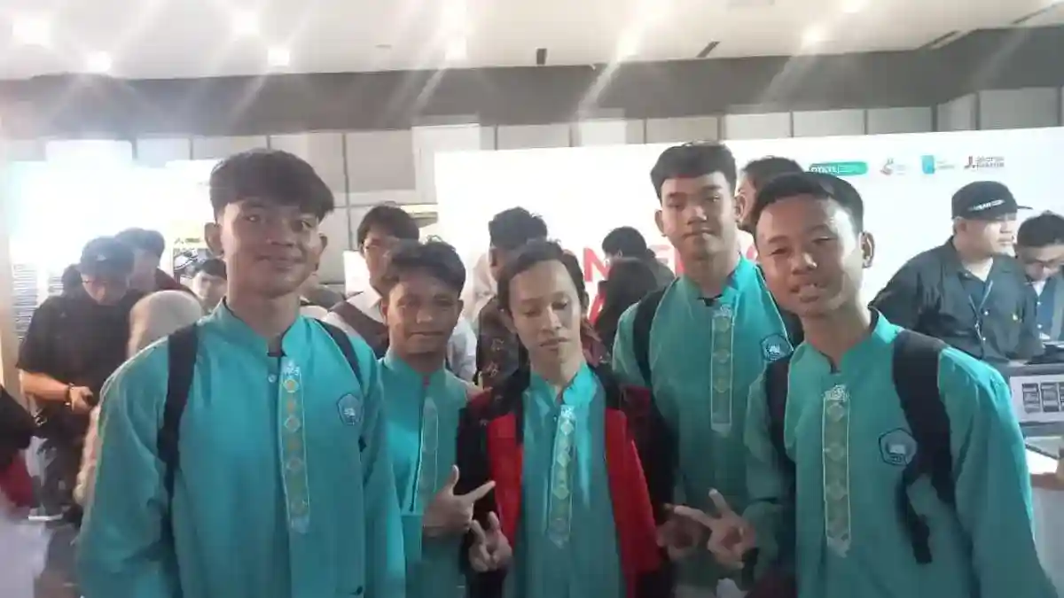 Empat Siswa SMK Menyambangi Bursa Kerja dengan Rencana Masa Depan Berbeda