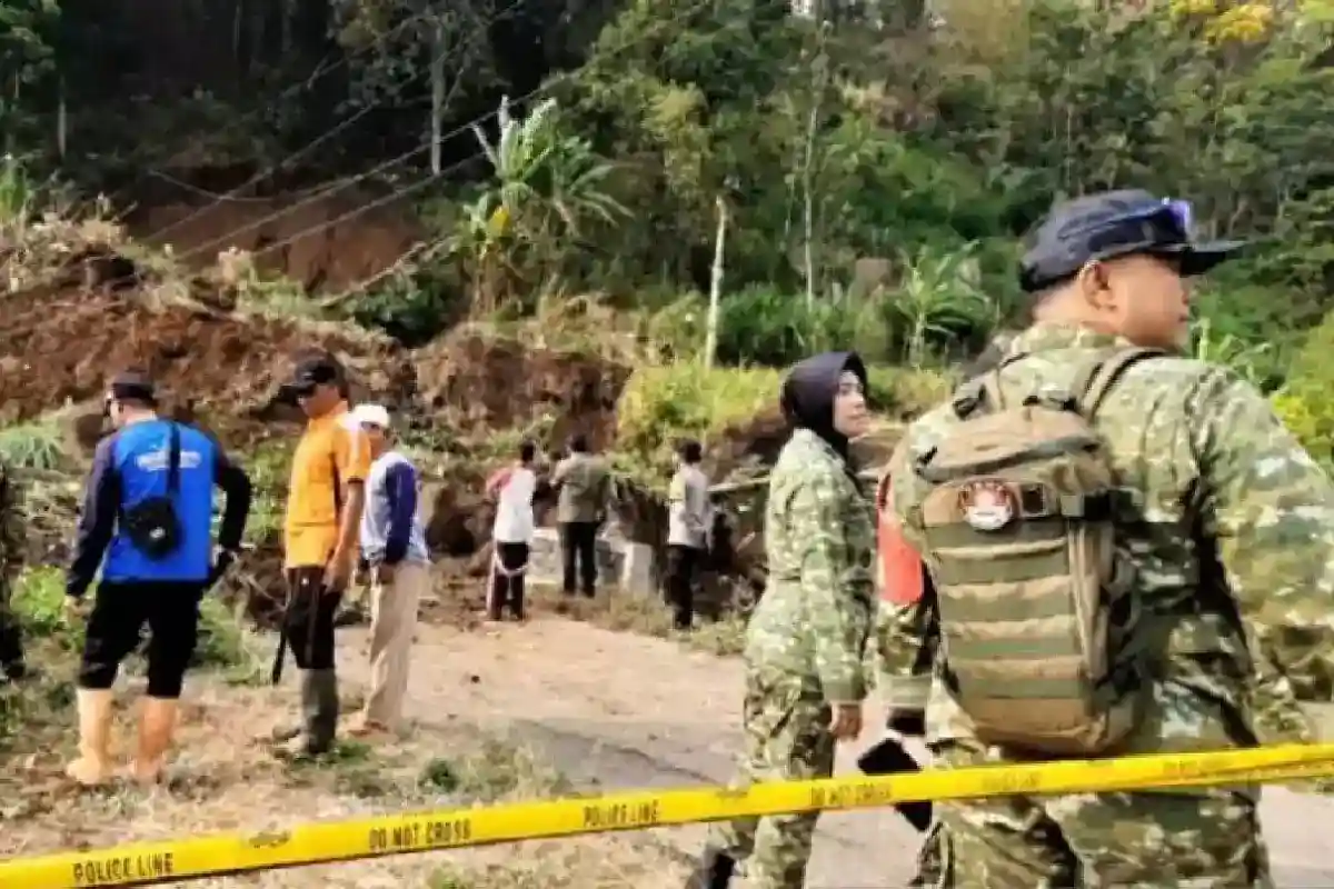 Longsor Tutup Penghubung Tapak–Sukowidi, Pembersihan Perlu Alat Berat