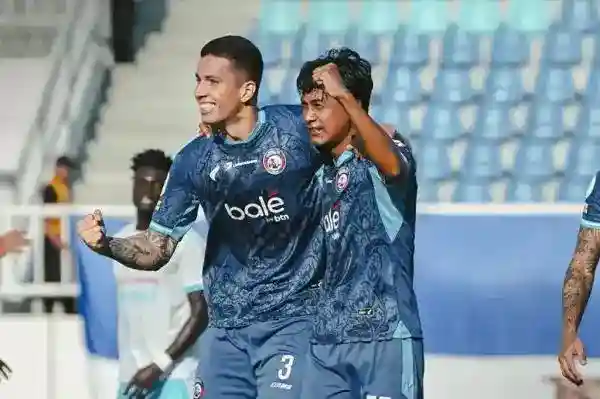 Arema FC Tundukkan Dewa United 4-0 di Kanjuruhan