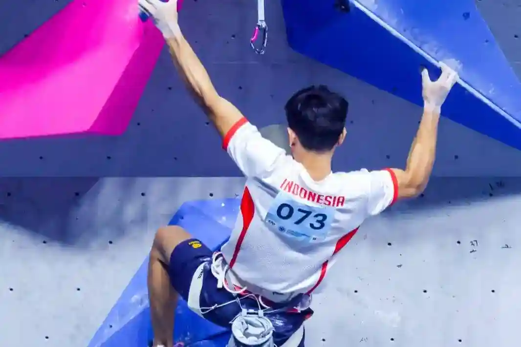 Putra Tri Ramadani Raih Perak Lead di World Climbing Series Santiago 2026