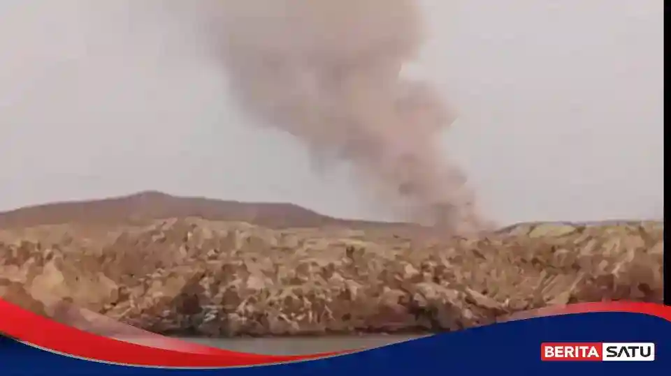 Anak Krakatau Tetap Siaga: Batas Aman, Aktivitas Terkini, dan Imbauan bagi Warga