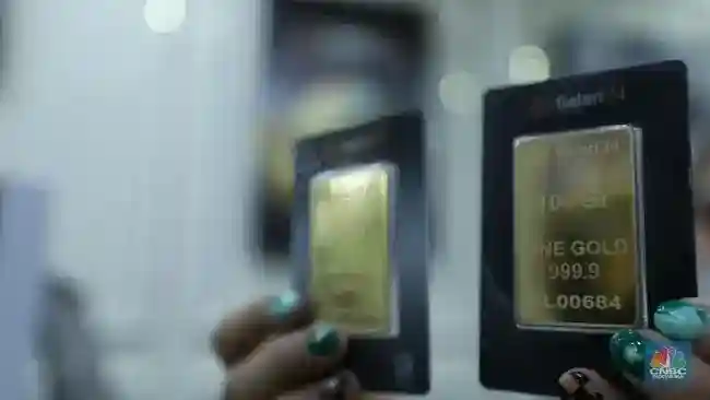 Harga Emas Antam Menguat Rp20.000, Buyback Ikut Naik