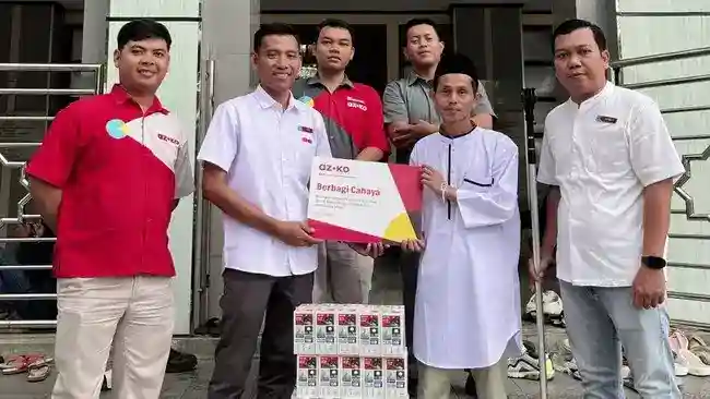 Program AZKO Berbagi Cahaya Perluas Akses Lampu Hemat Energi di Indonesia