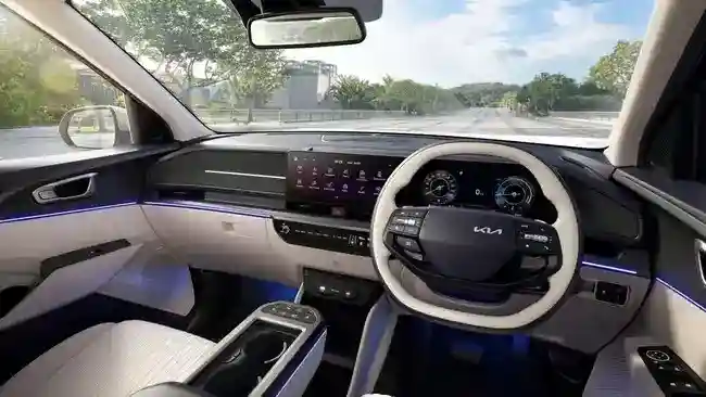 Kia Carens EV Tantang BYD M6 dengan Harga Indikatif Mulai Rp382 Juta