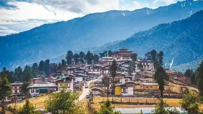 Banjir dari Danau Glasial Terjang Kawasan Pemandian Air Panas di Bhutan