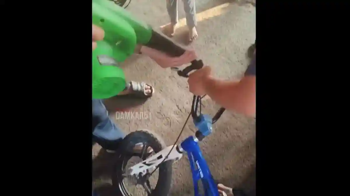 Uang Rp10 Ribu Tersangkut di Setang Sepeda, Tiga Bocah Minta Bantuan Damkar Matraman