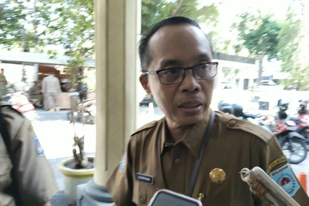Pelajar Mataram Turut Meriahkan Parade Pembalap MotoGP Pelajar Mataram Turut Meriahkan Parade Pembalap MotoGP