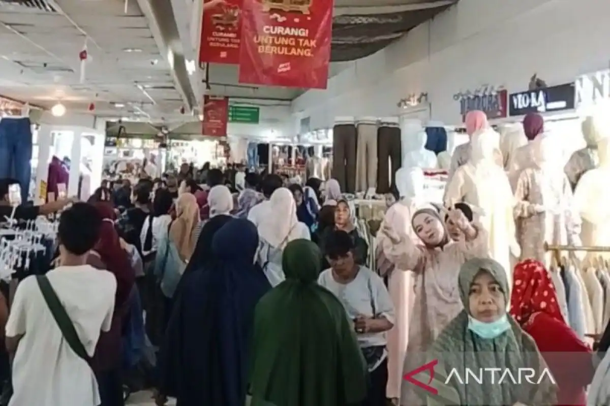 Aktivitas Belanja di Pasar Tanah Abang Menguat, Kunjungan Harian Tembus 15 Ribu Orang Aktivitas Belanja di Pasar Tanah Abang Menguat, Kunjungan Harian Tembus 15 Ribu Orang