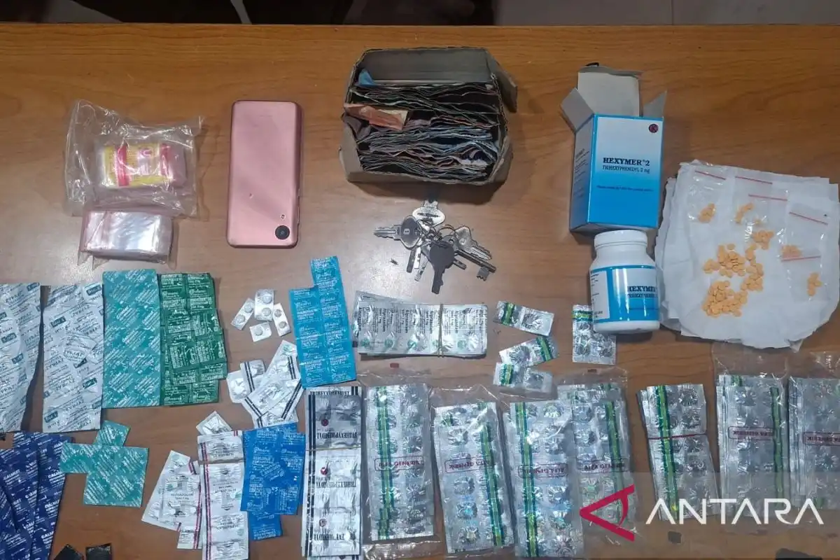 Polsek Metro Penjaringan Memburu Y, Distributor Obat Keras ke Toko Kosmetik