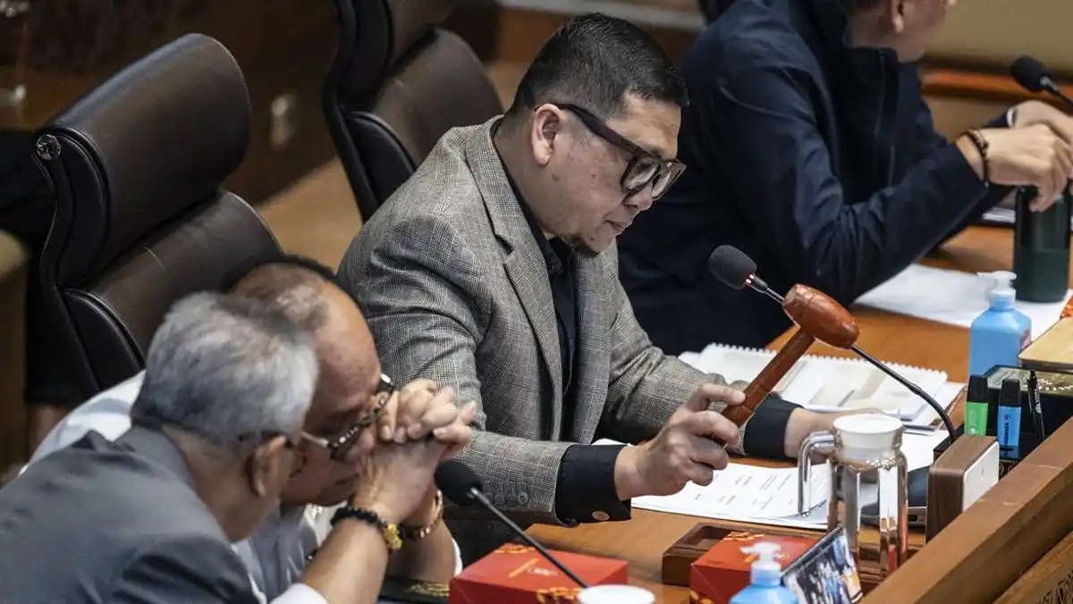Respons DPR atas Putusan MK tentang Persyaratan Ijazah Gibran