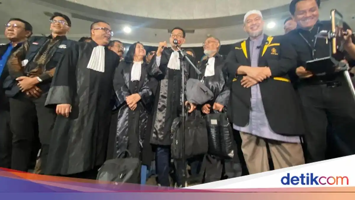 Denny Indrayana Soroti Sikap DPR Usai Putusan MK soal Syarat Pendidikan Gibran Denny Indrayana Soroti Sikap DPR Usai Putusan MK soal Syarat Pendidikan Gibran