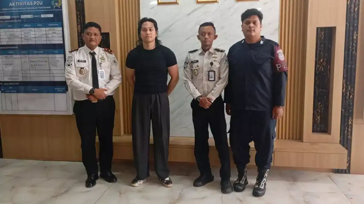 Indra Kenz Kembali ke Lapas Tangerang Setelah Pembebasan Bersyarat Dicabut Indra Kenz Kembali ke Lapas Tangerang Setelah Pembebasan Bersyarat Dicabut