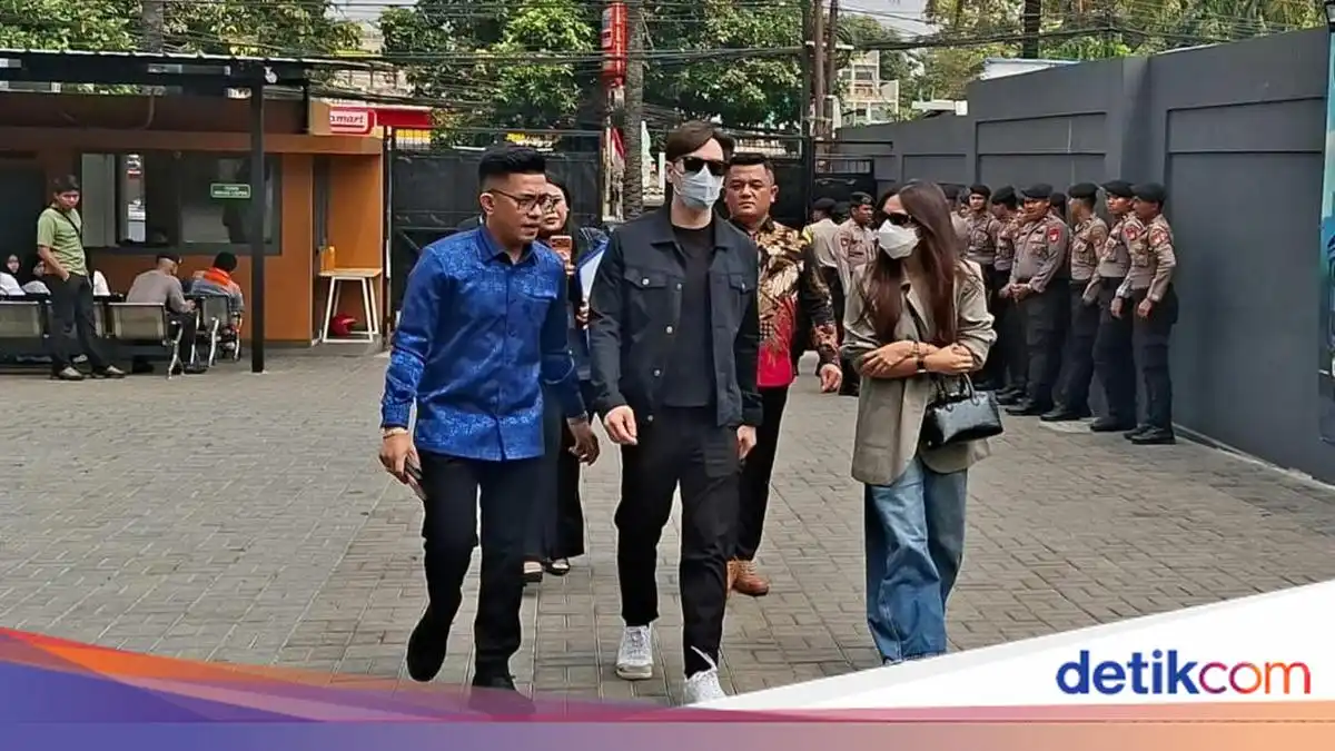 Audi Marissa Lanjutkan Gugatan Cerai terhadap Anthony Xie Setelah Perdamaian Tak Terlaksana Audi Marissa Lanjutkan Gugatan Cerai terhadap Anthony Xie Setelah Perdamaian Tak Terlaksana