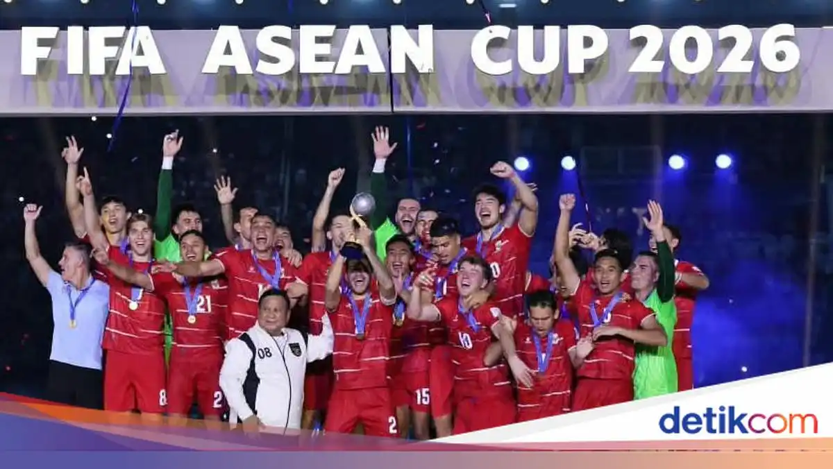 Mees Hilgers Rayakan Gelar FIFA ASEAN Cup Indonesia dari Luar Lapangan