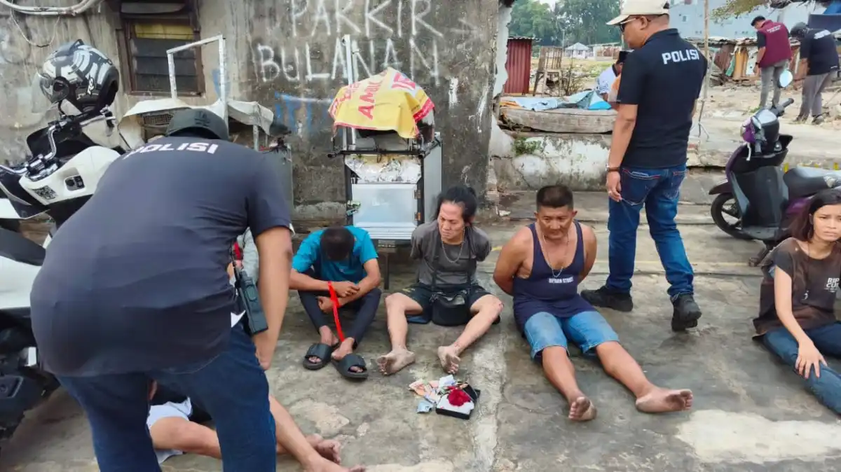 Penggerebekan Kampung Ambon dan Kampung Boncos Berakhir dengan 24 Orang Diamankan