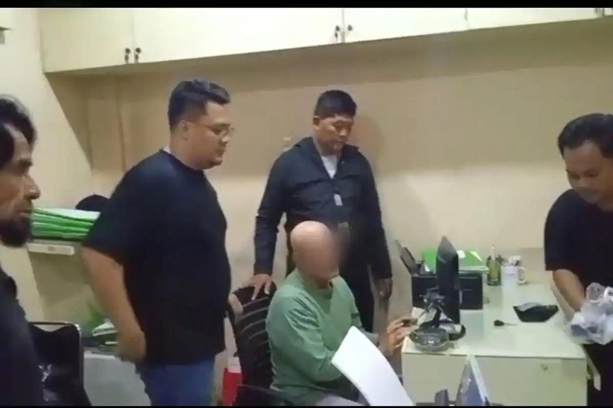 Pria Diamankan Polisi Usai Cekcok di Kembangan Berujung Kematian Pria Diamankan Polisi Usai Cekcok di Kembangan Berujung Kematian