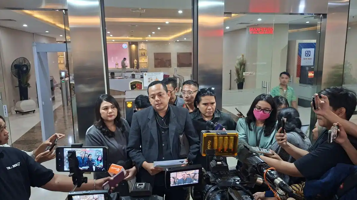 Kasus Dugaan Investasi Emas Bermasalah Seret Nama Publik Figur Kasus Dugaan Investasi Emas Bermasalah Seret Nama Publik Figur