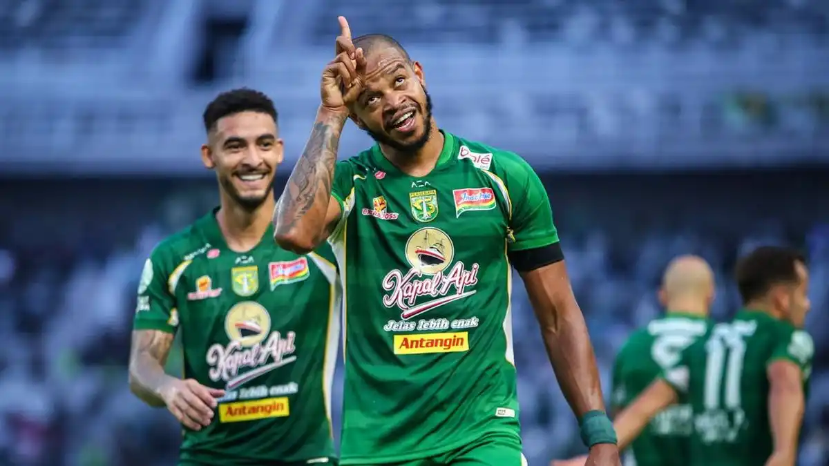 Persebaya Menang Tipis atas Isenmulang, Selisih dengan Persija Menyempit Persebaya Menang Tipis atas Isenmulang, Selisih dengan Persija Menyempit