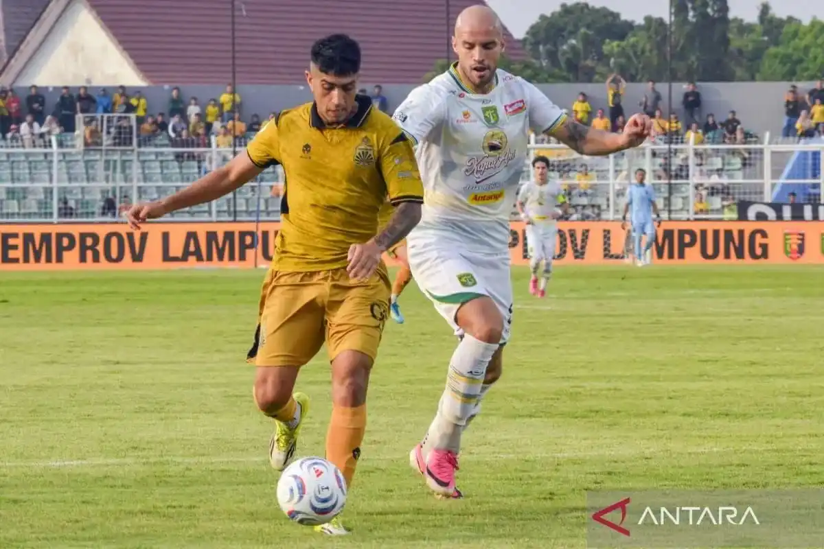 Bhayangkara Siapkan Antisipasi Bola Mati Arema Jelang Duel di Kanjuruhan Bhayangkara Siapkan Antisipasi Bola Mati Arema Jelang Duel di Kanjuruhan