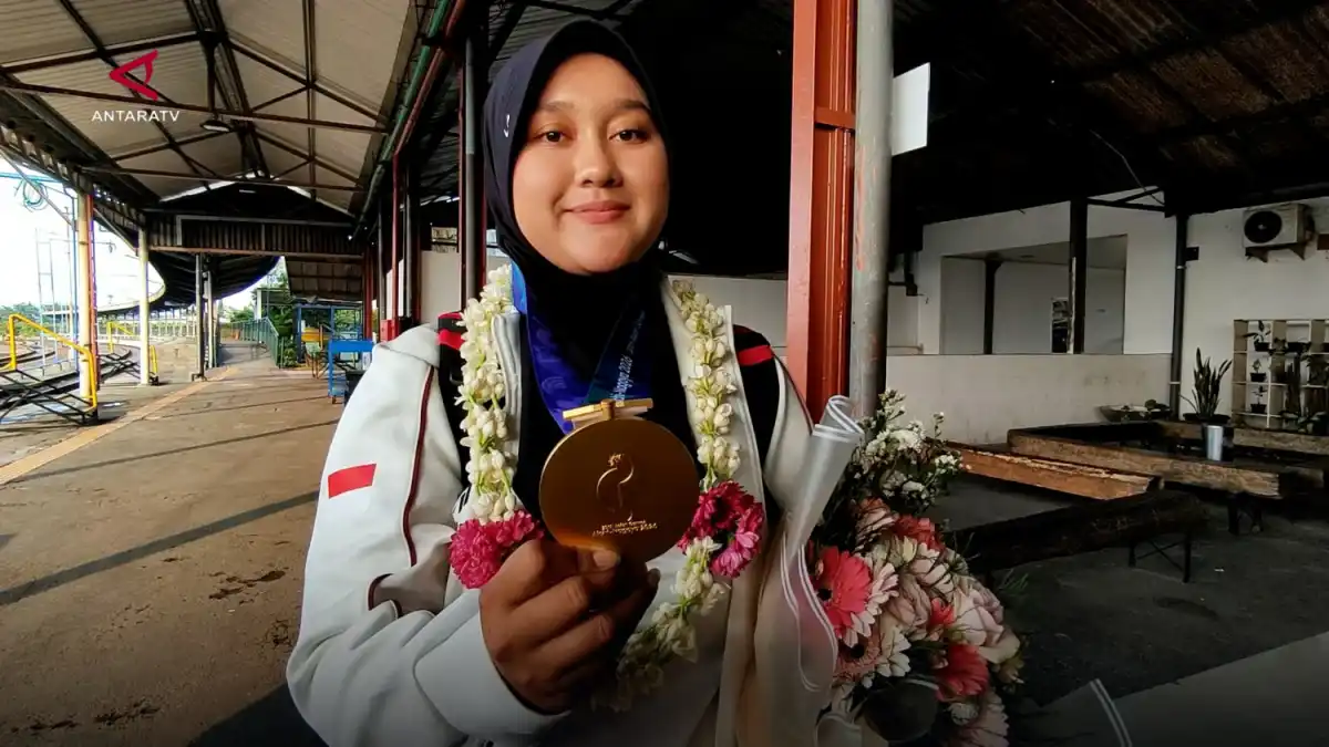 Kepulangan Nurisa Dian Ashrifah, Peraih Emas Asian Games, Disambut di Semarang Kepulangan Nurisa Dian Ashrifah, Peraih Emas Asian Games, Disambut di Semarang
