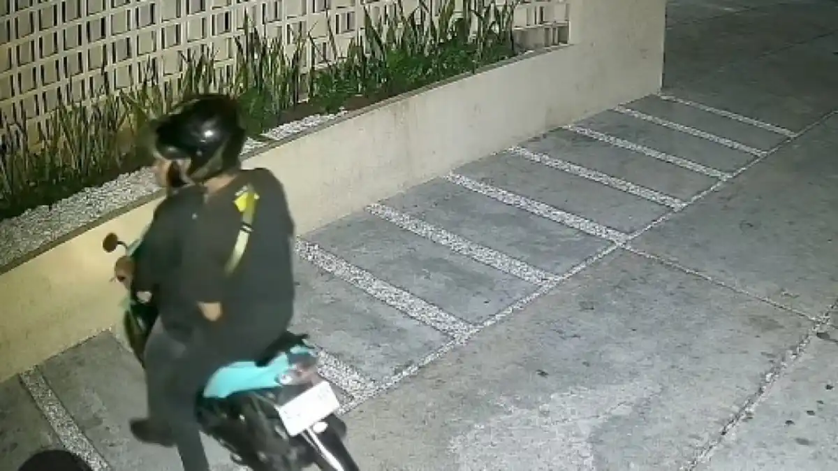 Polisi Telusuri Dugaan Pencurian Barang Elektronik di Lapangan Padel Dharmawangsa Polisi Telusuri Dugaan Pencurian Barang Elektronik di Lapangan Padel Dharmawangsa