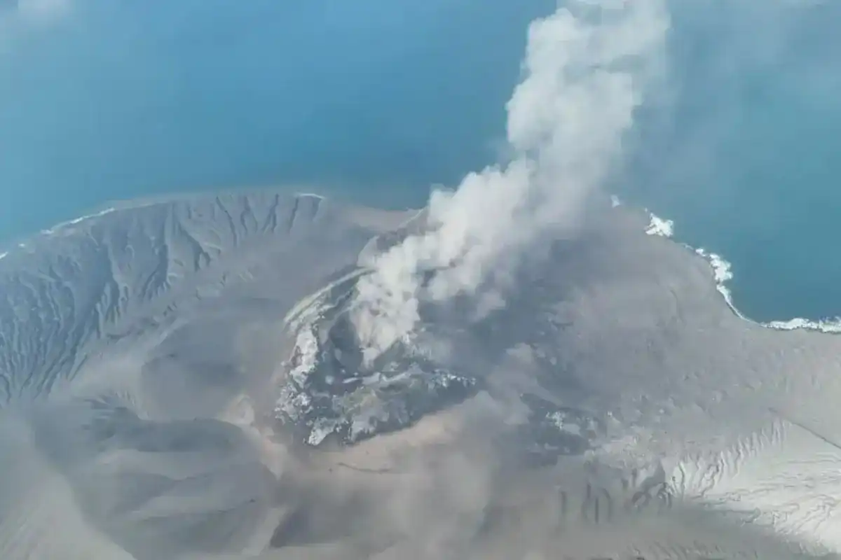 Aktivitas Vulkanik Anak Krakatau Kembali Terdeteksi di Selat Sunda