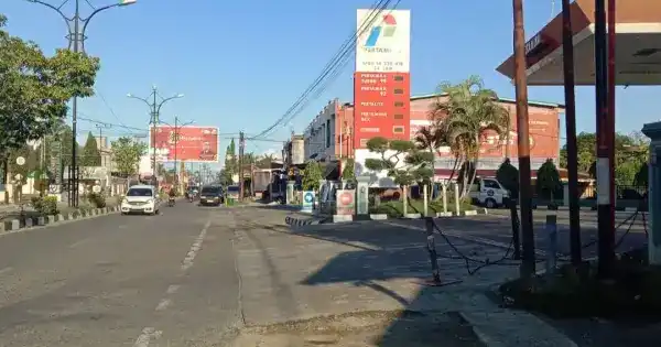 Antrean Solar Bersubsidi di Sejumlah SPBU Aceh Barat Menghilang Setelah Pembatasan Jam Layanan Antrean Solar Bersubsidi di Sejumlah SPBU Aceh Barat Menghilang Setelah Pembatasan Jam Layanan