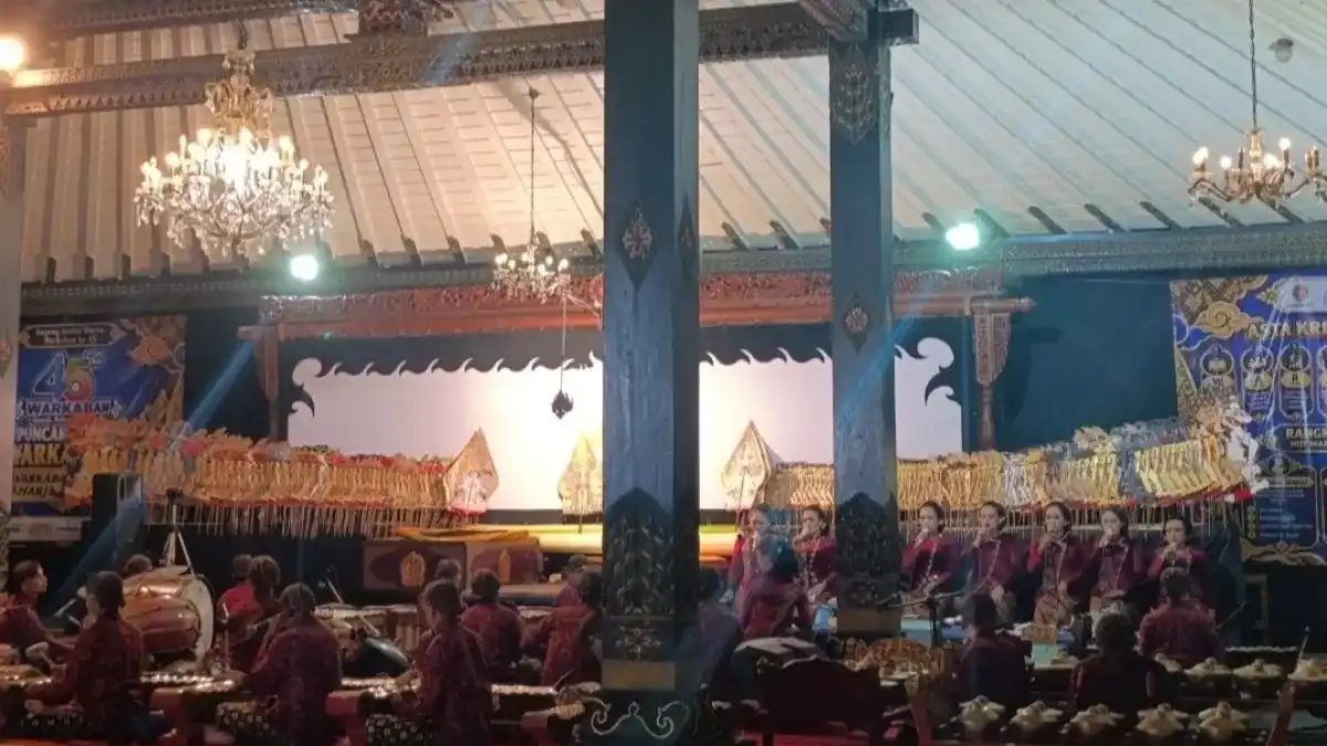 Warkaban Gelar Wayang Kulit “Lahire Wisanggeni” pada Puncak HUT ke-45