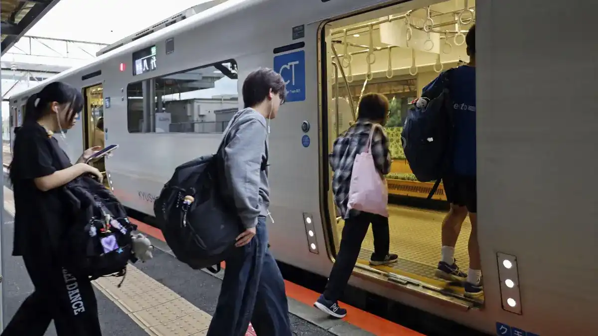 Jalur Kereta Kumamoto Kembali Beroperasi Setelah 74 Hari Terputus akibat Gempa