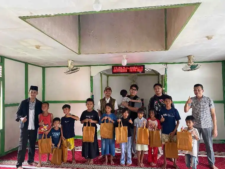 Muhammadiyah dan Polres Kubu Raya Salurkan Perlengkapan Sekolah bagi Anak Kurang Mampu