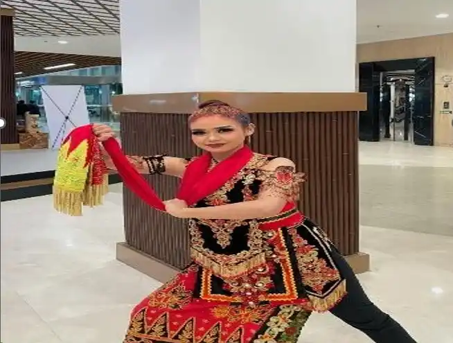 Dwi Putri Wulandari dan Tekad Menjaga Napas Tari Tradisional Banyuwangi
