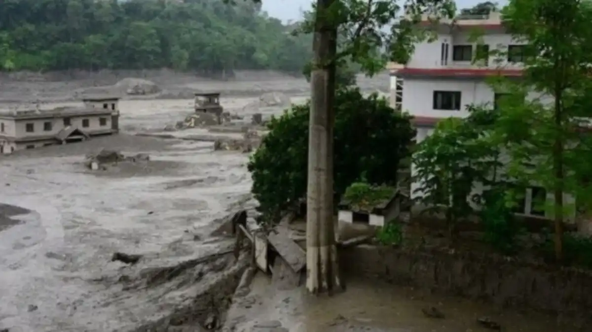 Banjir Bandang di Gorkha Nepal Menghanyutkan Puluhan Rumah dan Infrastruktur
