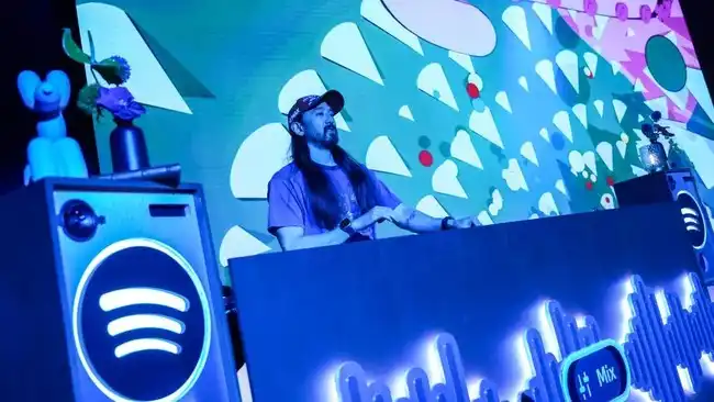 Pria Carolina Utara Dipenjara Setelah Manipulasi Miliaran Streaming Lagu AI