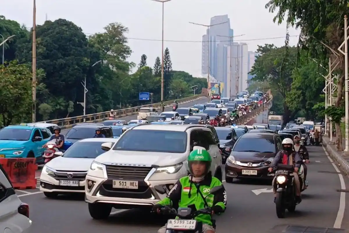 Dishub DKI Turun Langsung Atasi Kemacetan pada Pagi Hari