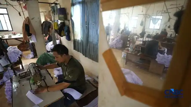 Strategi Digital Pengusaha Konveksi Menghadapi Gempuran Pakaian Impor