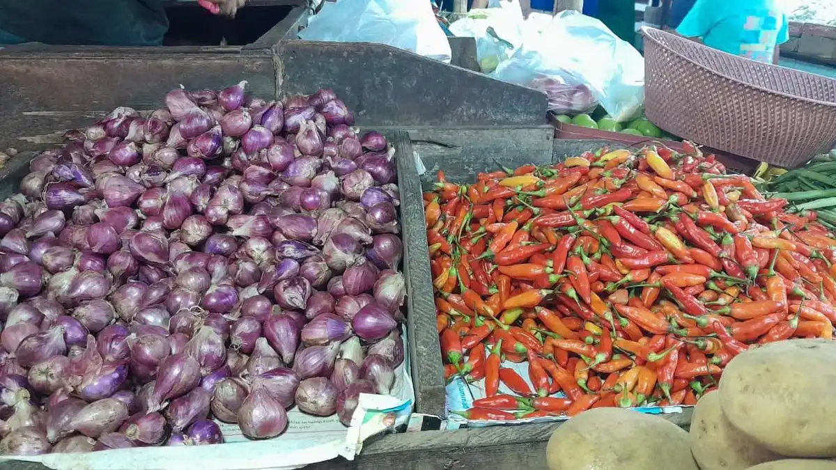 Harga Sayuran Melonjak, Pembeli di Pasar Senen Kurangi Belanja