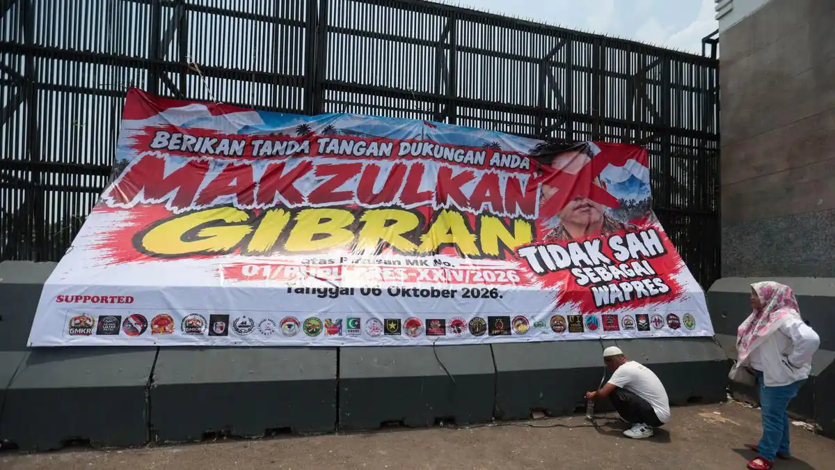 KNPRI Galang Dukungan Pemakzulan Gibran di Depan Gedung DPR