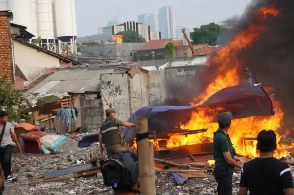 Operasi Gabungan di Kampung Boncos Berujung Penangkapan Empat Pria