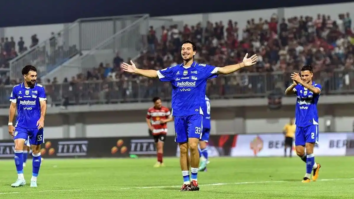 Jadwal Padat Persib Membuat Thom Haye Soroti Krisis Kebugaran Pemain